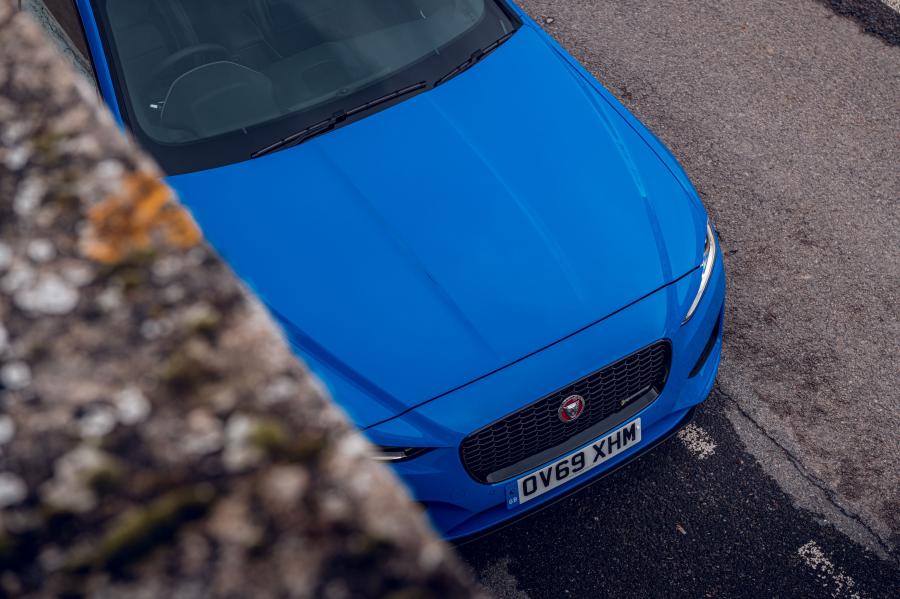 Детали экстерьера Jaguar XE R-Dynamic Reims Edition 2020 года  (UK) (фото 47 из 84)